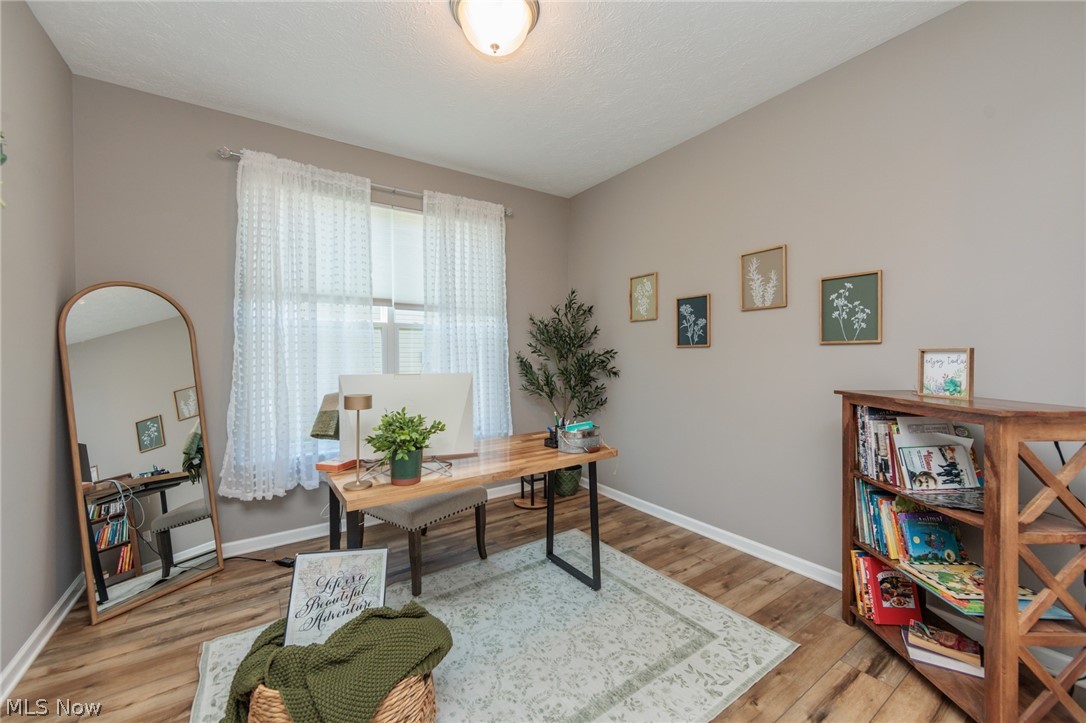 162 Kensington Way Elyria OH 44035