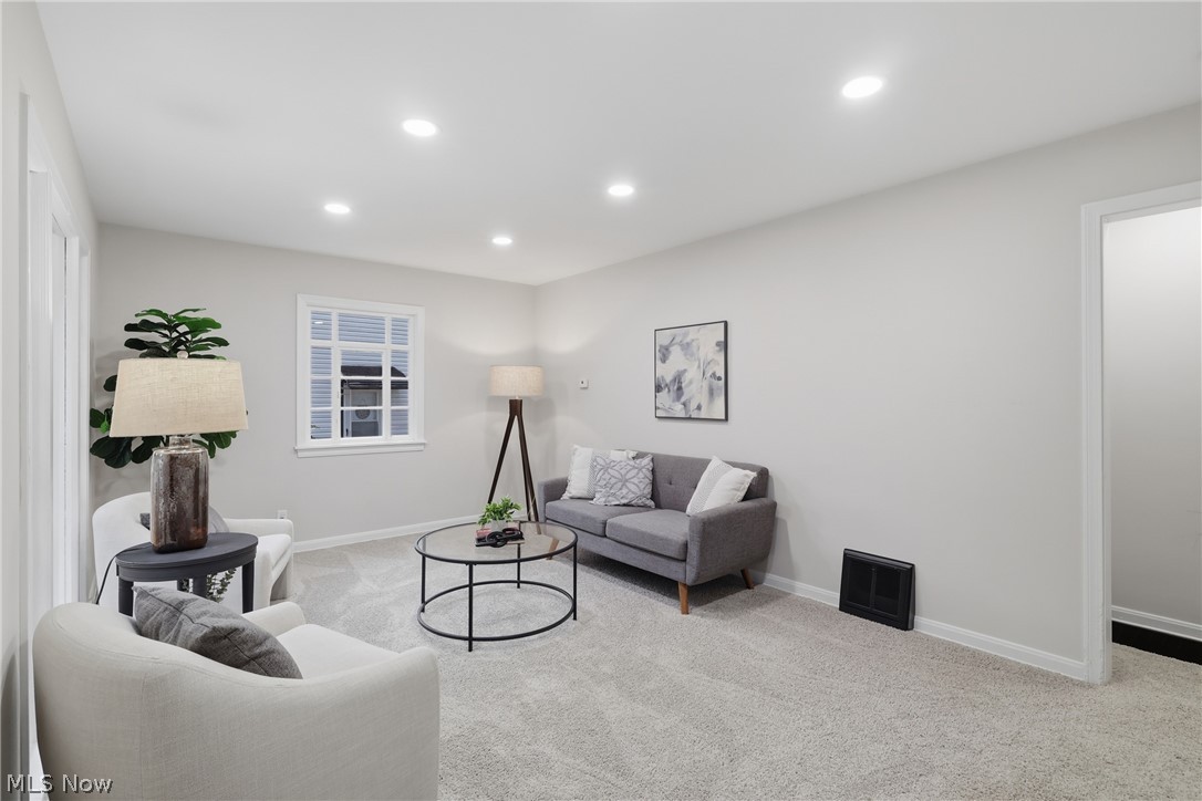 1055 Seward Avenue Akron OH 44320