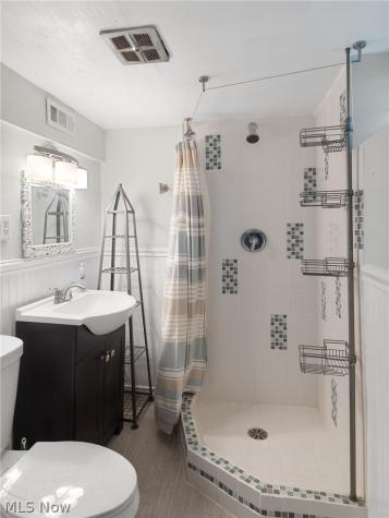 1704 Drenik Drive Wickliffe OH 44092