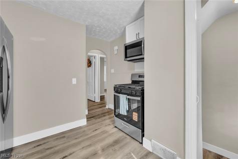 1068 Austin Avenue Akron OH 44306