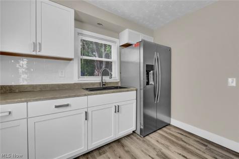 1068 Austin Avenue Akron OH 44306