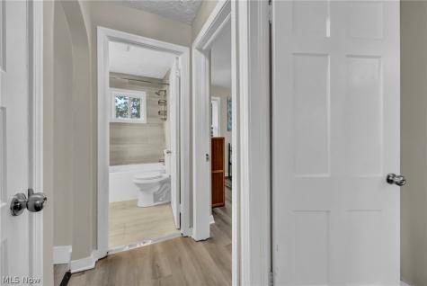 1068 Austin Avenue Akron OH 44306
