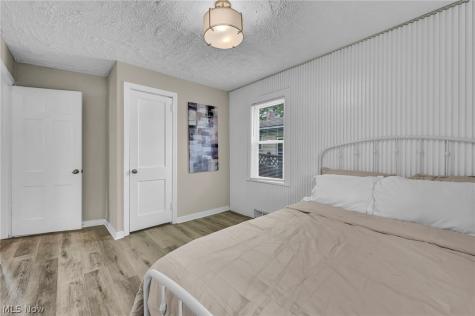 1068 Austin Avenue Akron OH 44306