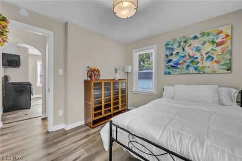 1068 Austin Avenue Akron OH 44306