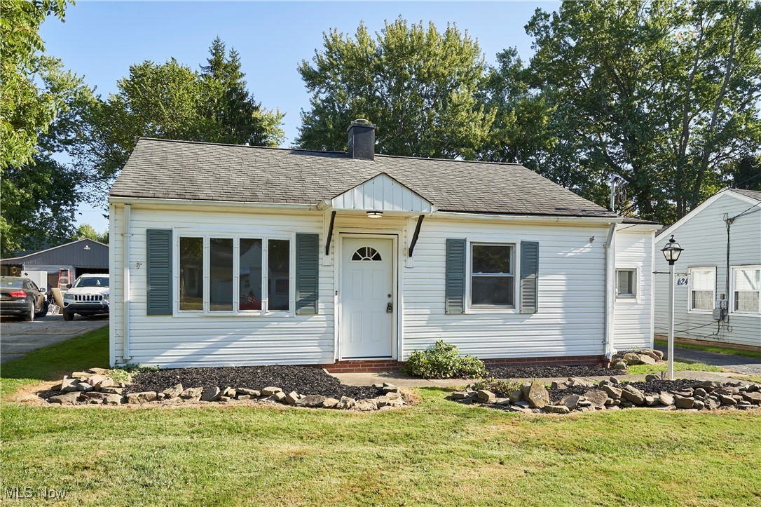 624 W Glendale Street Bedford OH 44146