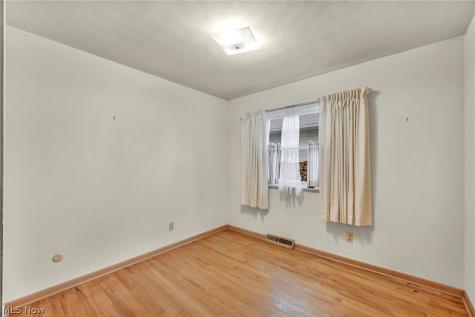 261 Fairmount Avenue Barberton OH 44203