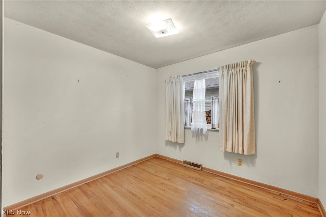 261 Fairmount Avenue Barberton OH 44203