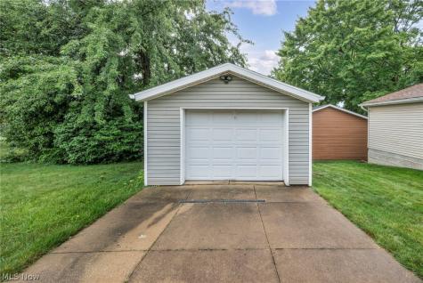 261 Fairmount Avenue Barberton OH 44203