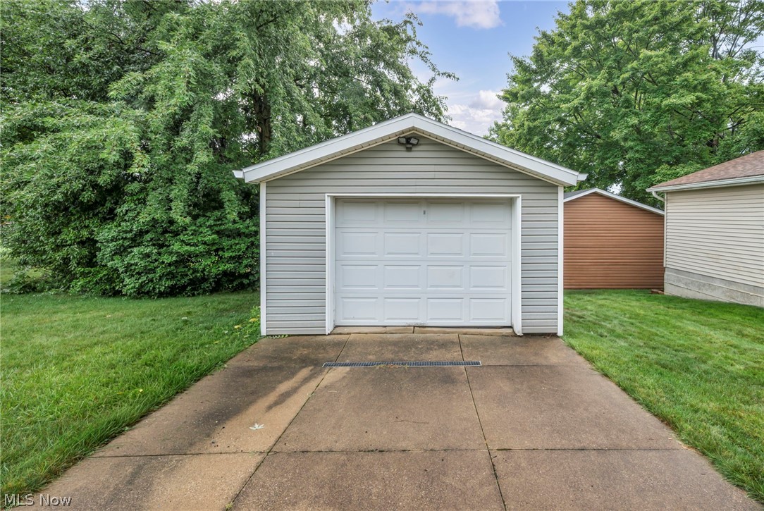 261 Fairmount Avenue Barberton OH 44203