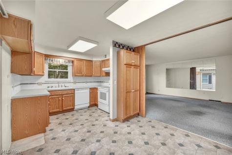 261 Fairmount Avenue Barberton OH 44203