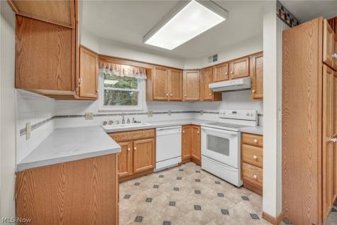 261 Fairmount Avenue Barberton OH 44203