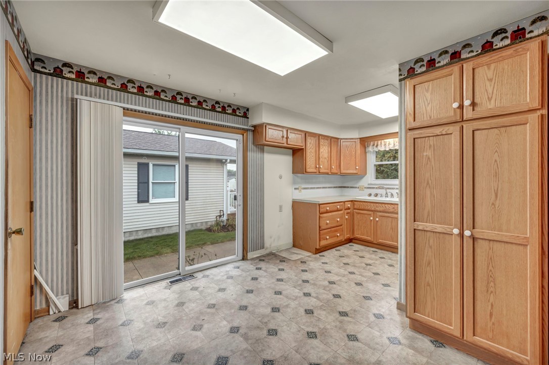 261 Fairmount Avenue Barberton OH 44203