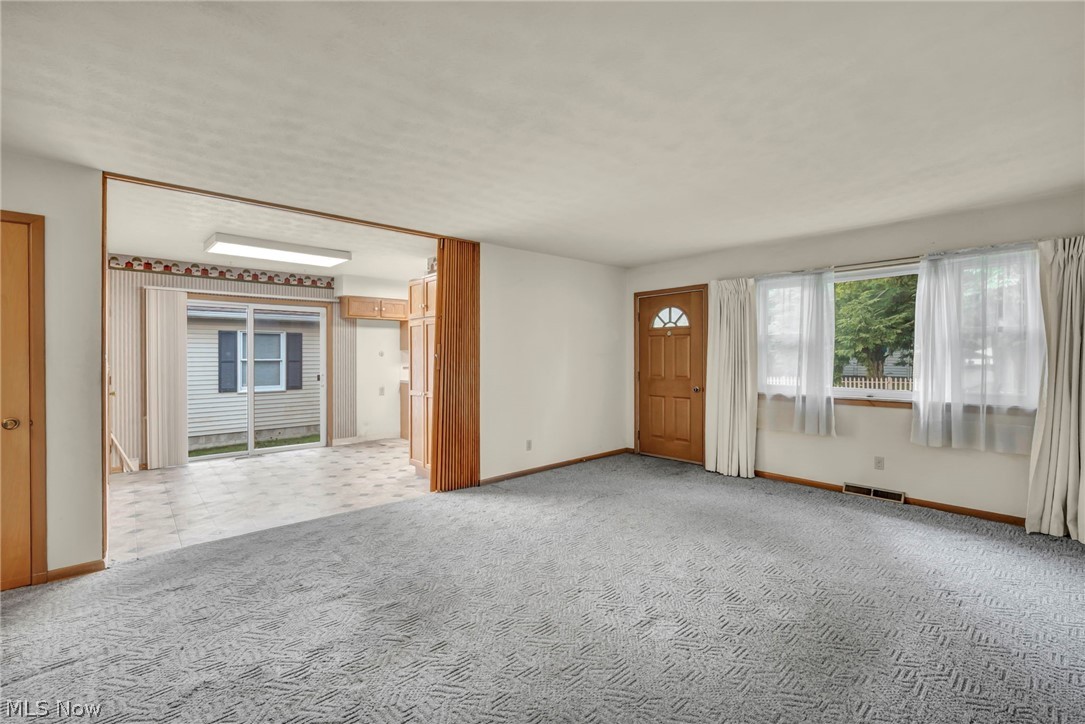 261 Fairmount Avenue Barberton OH 44203