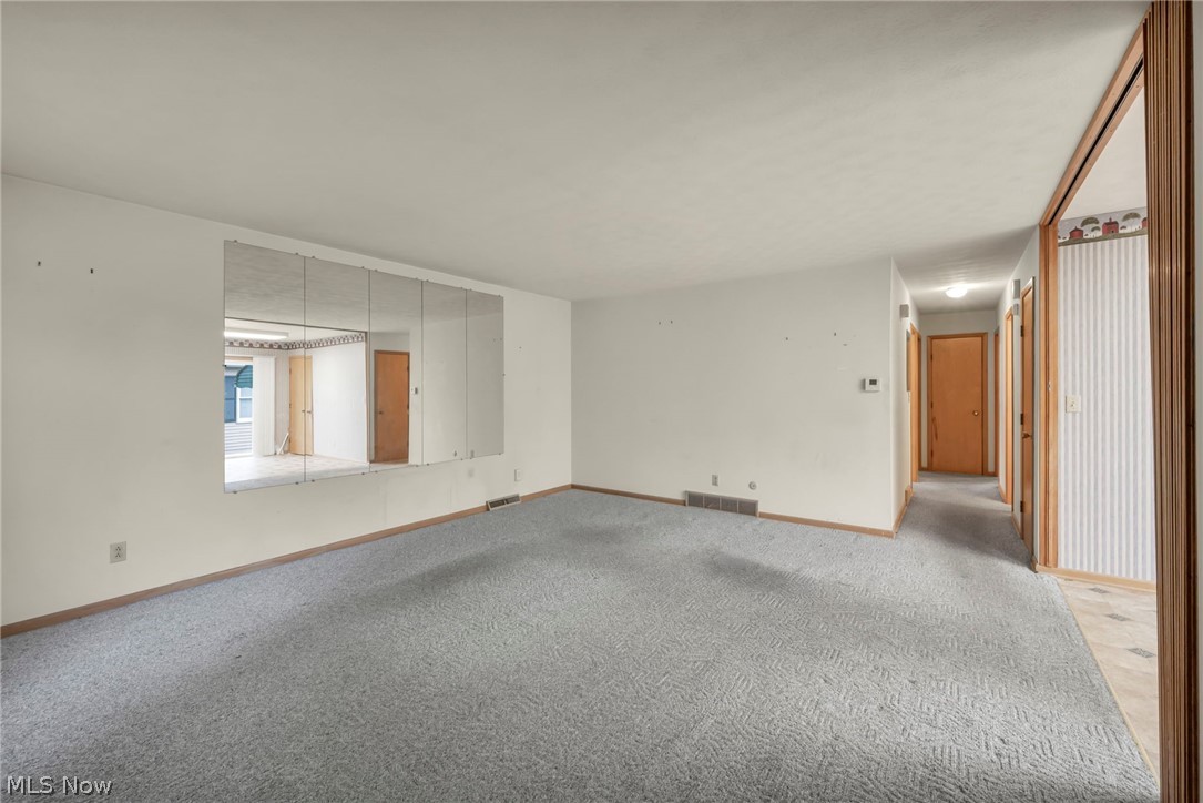 261 Fairmount Avenue Barberton OH 44203