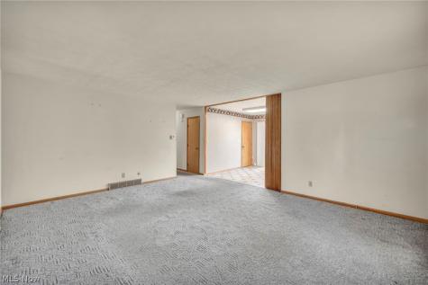 261 Fairmount Avenue Barberton OH 44203