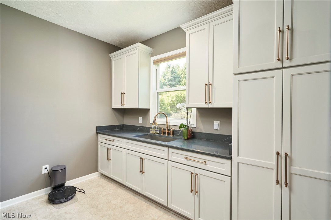 2476 Seton Drive Avon OH 44011