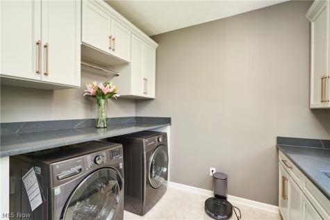 2476 Seton Drive Avon OH 44011