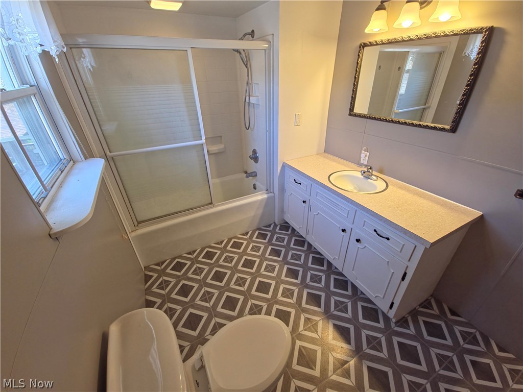 266 W Martin Street East Palestine OH 44413
