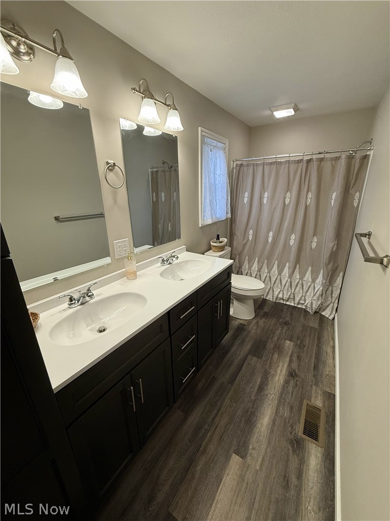 138 S Cherry Street Gnadenhutten OH 44629