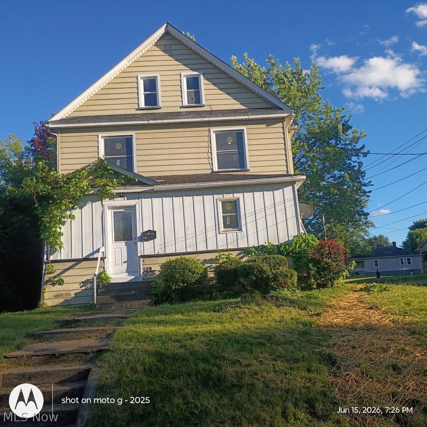 182 Elm Street Struthers OH 44471