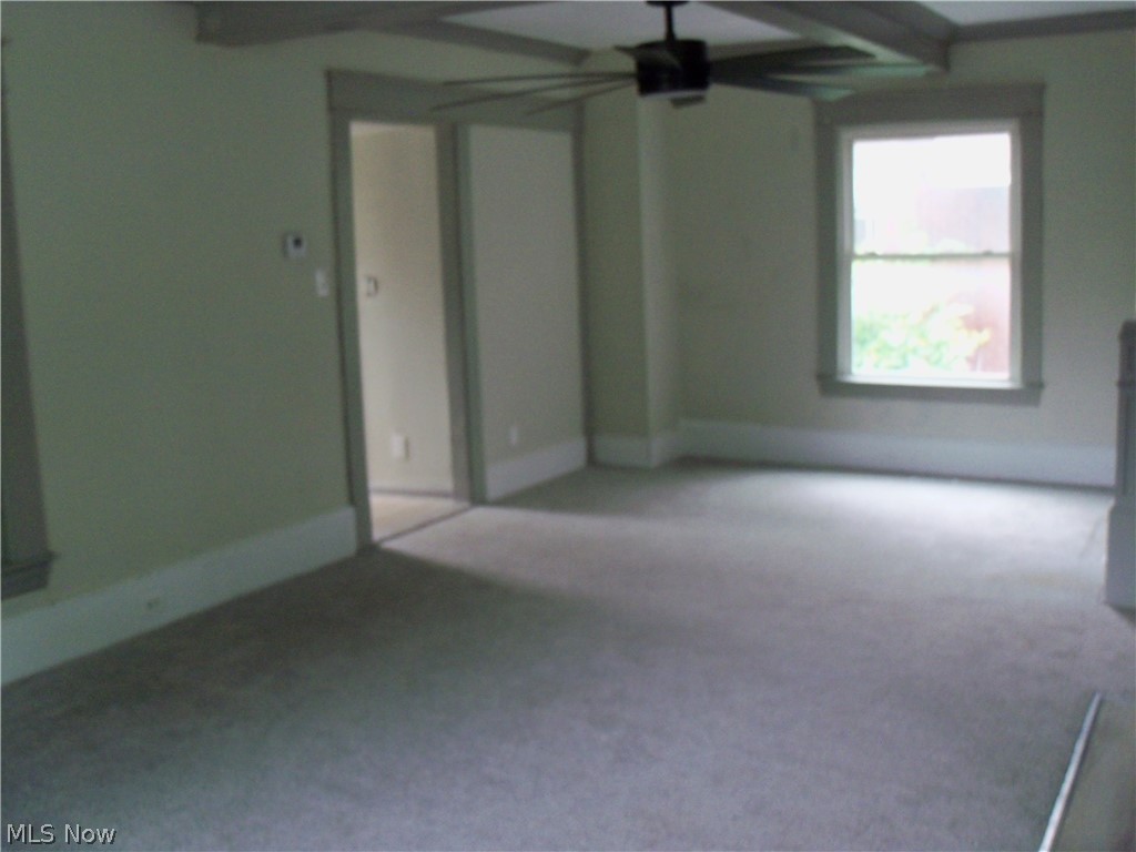 182 Elm Street Struthers OH 44471
