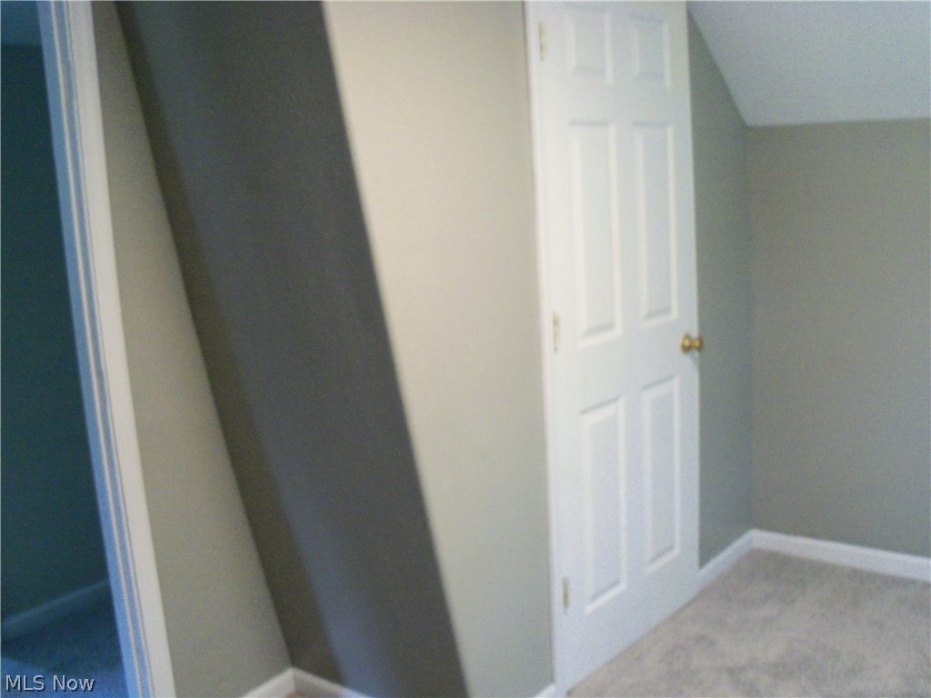 182 Elm Street Struthers OH 44471