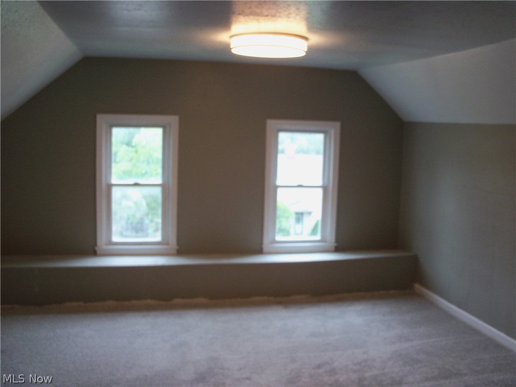 182 Elm Street Struthers OH 44471