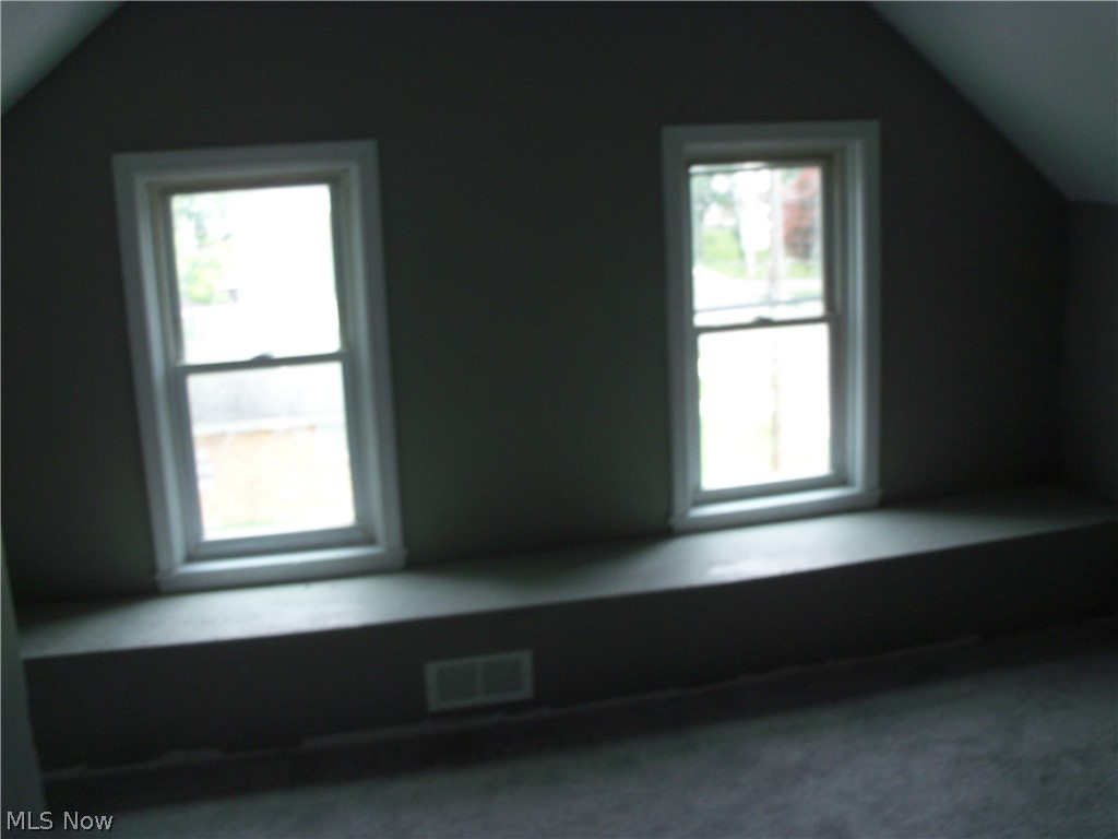 182 Elm Street Struthers OH 44471