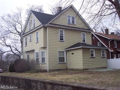 182 Elm Street Struthers OH 44471