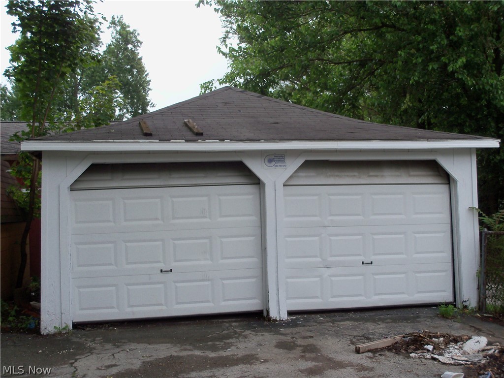 182 Elm Street Struthers OH 44471