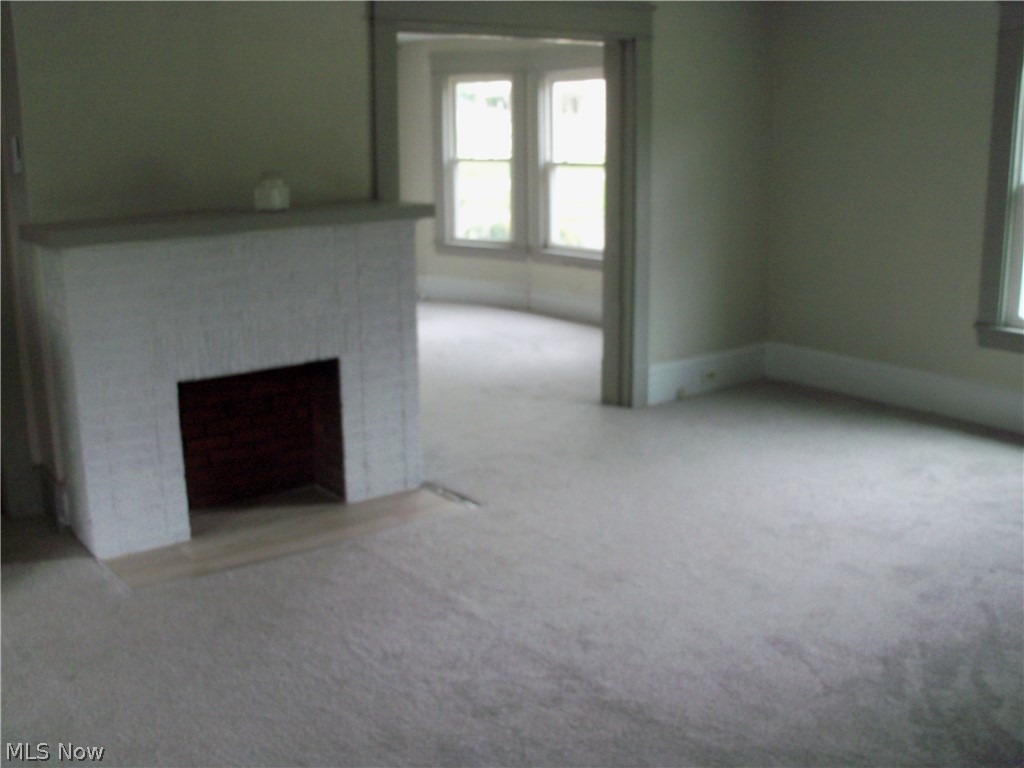 182 Elm Street Struthers OH 44471
