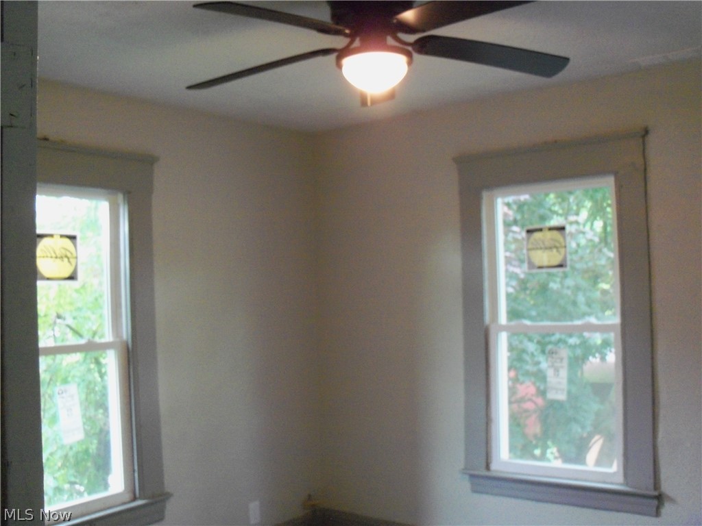 182 Elm Street Struthers OH 44471