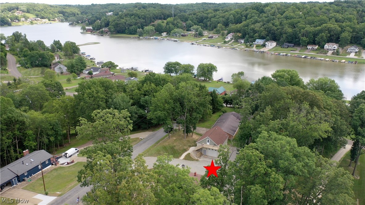6 Latonka Trail Malvern OH 44644