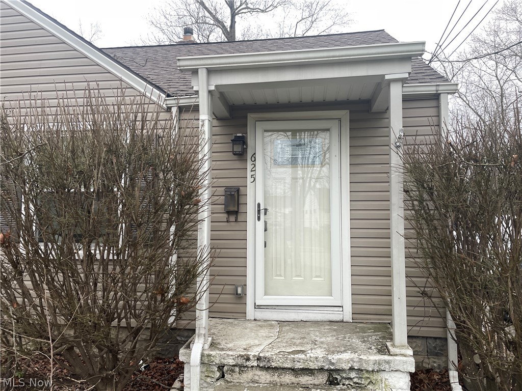 625 Meadowbrook Avenue SE Warren OH 44484