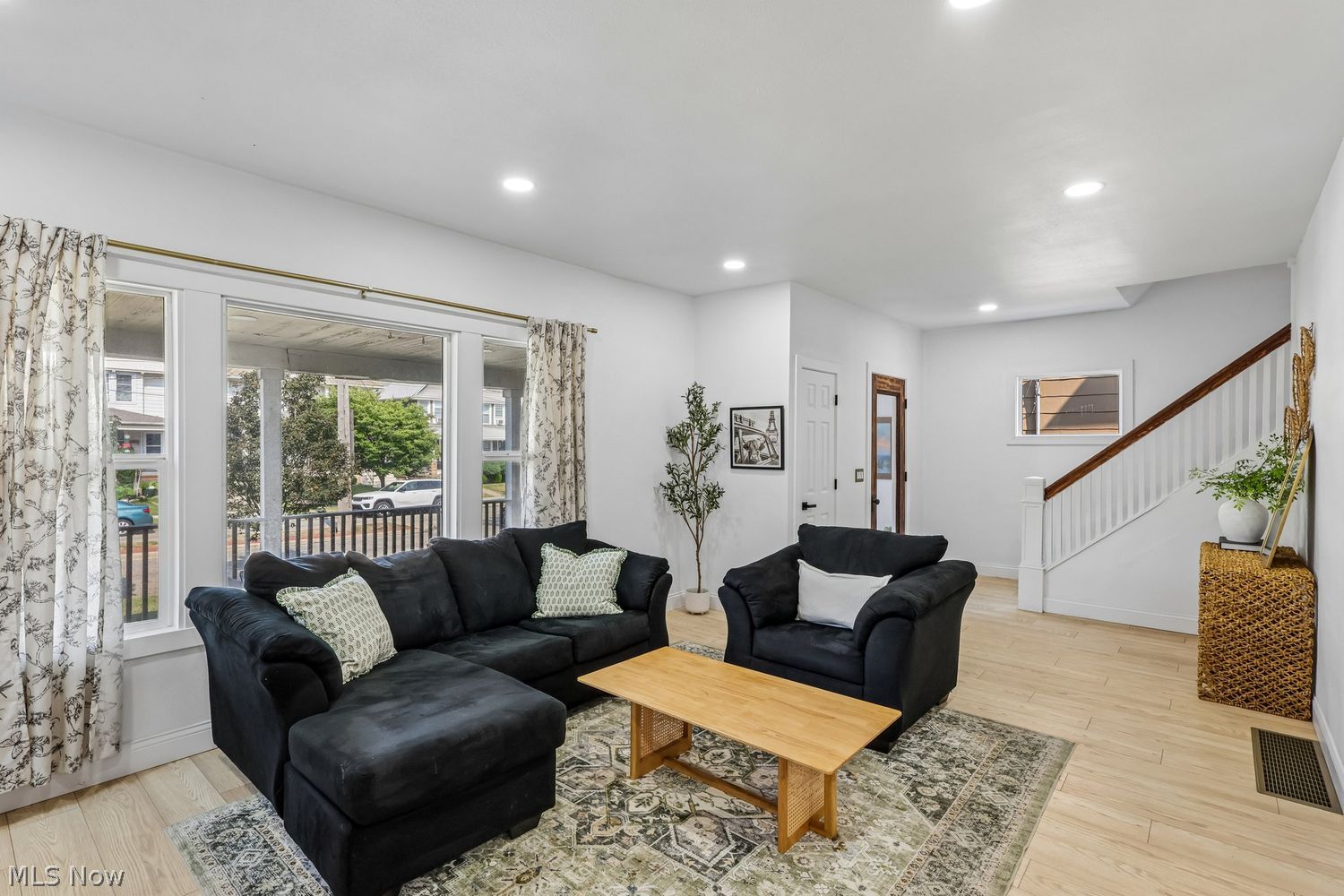 1429 Alameda Avenue Lakewood OH 44107
