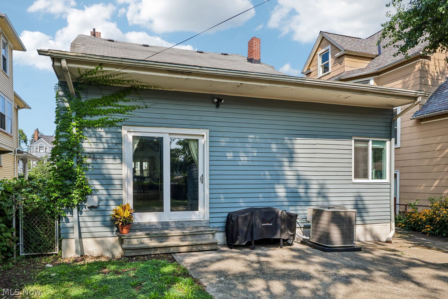 1429 Alameda Avenue Lakewood OH 44107