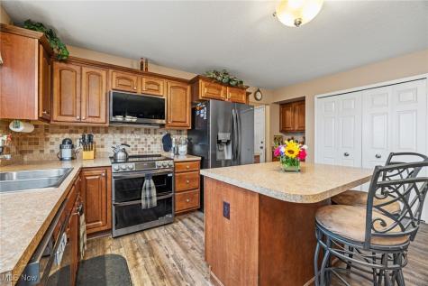 13014 Duquette Avenue NE Hartville OH 44632