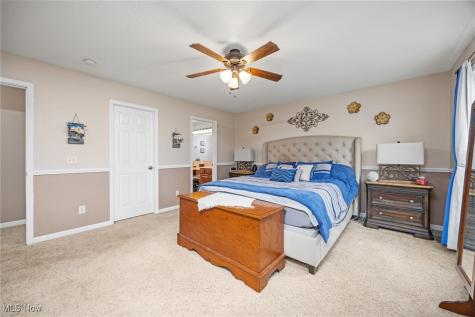 13014 Duquette Avenue NE Hartville OH 44632