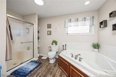 13014 Duquette Avenue NE Hartville OH 44632