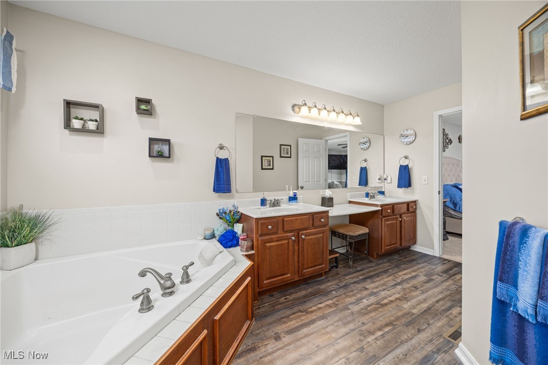 13014 Duquette Avenue NE Hartville OH 44632
