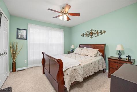 13014 Duquette Avenue NE Hartville OH 44632