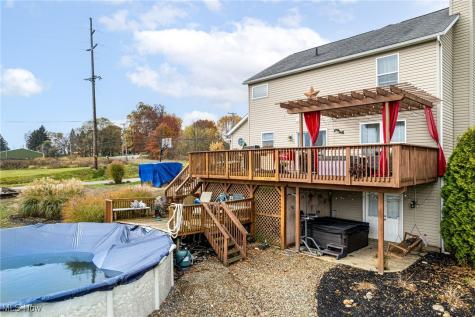 13014 Duquette Avenue NE Hartville OH 44632