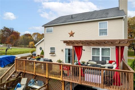 13014 Duquette Avenue NE Hartville OH 44632