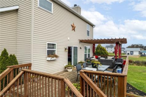 13014 Duquette Avenue NE Hartville OH 44632