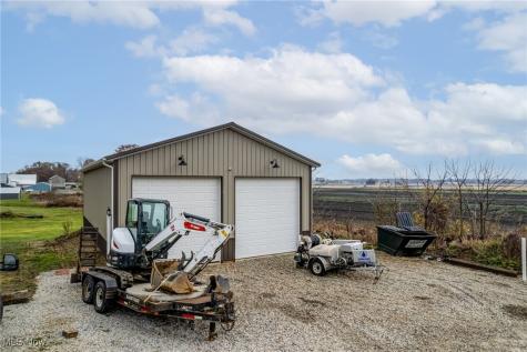 13014 Duquette Avenue NE Hartville OH 44632