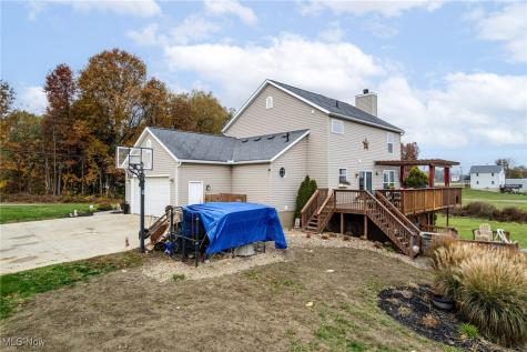 13014 Duquette Avenue NE Hartville OH 44632
