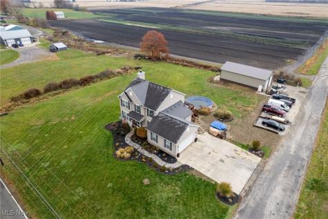 13014 Duquette Avenue NE Hartville OH 44632