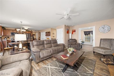 13014 Duquette Avenue NE Hartville OH 44632