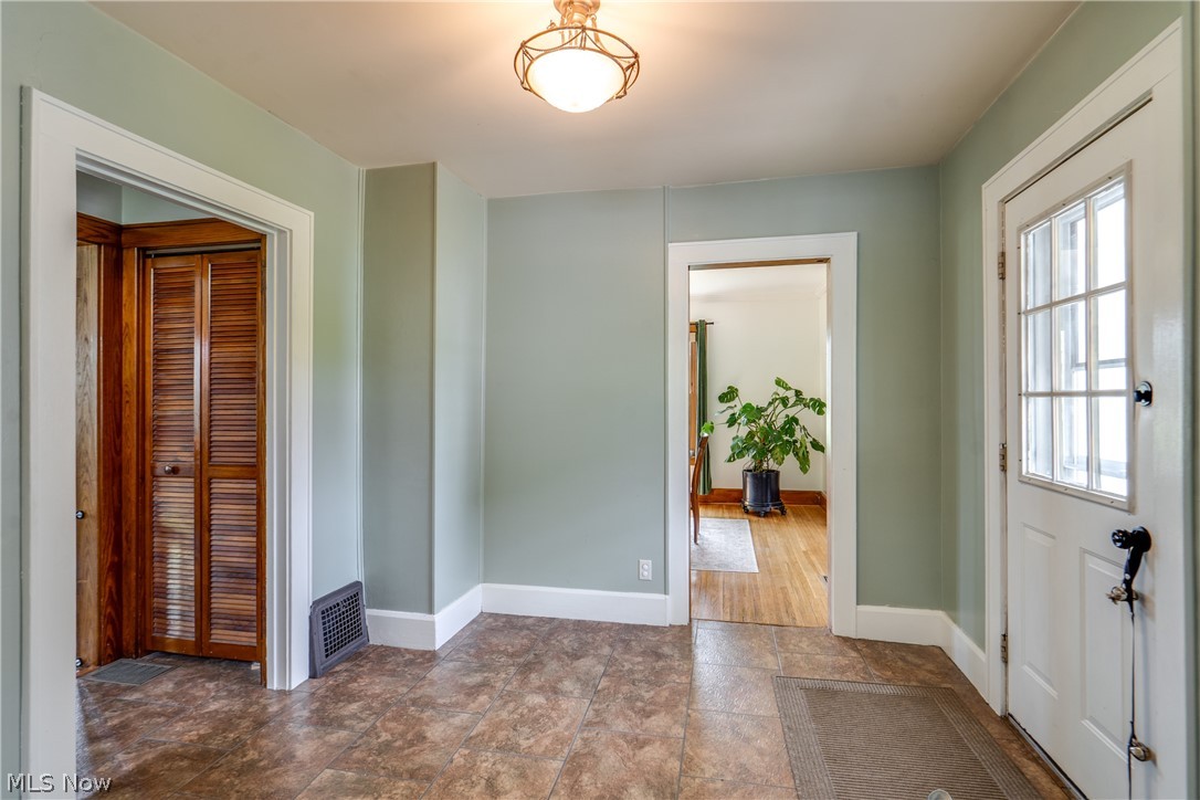 5369 Union Avenue NE Homeworth OH 44634