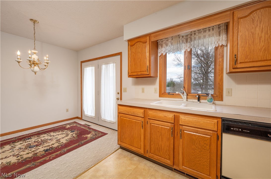 1389 N Milburn Square NE Bolivar OH 44612